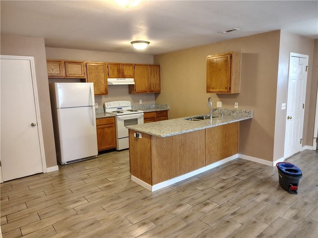 1700 Joshua Pl #B - Photo 6 of 17