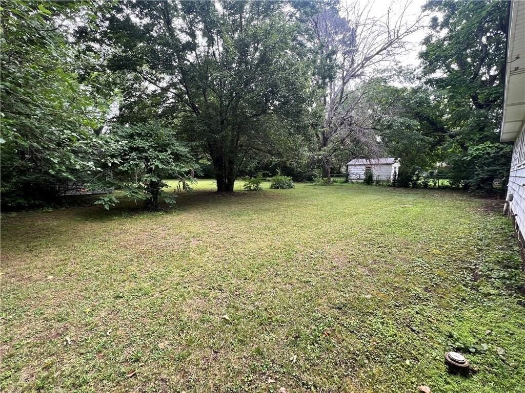 2124 W Wedington Dr - Photo 2 of 3