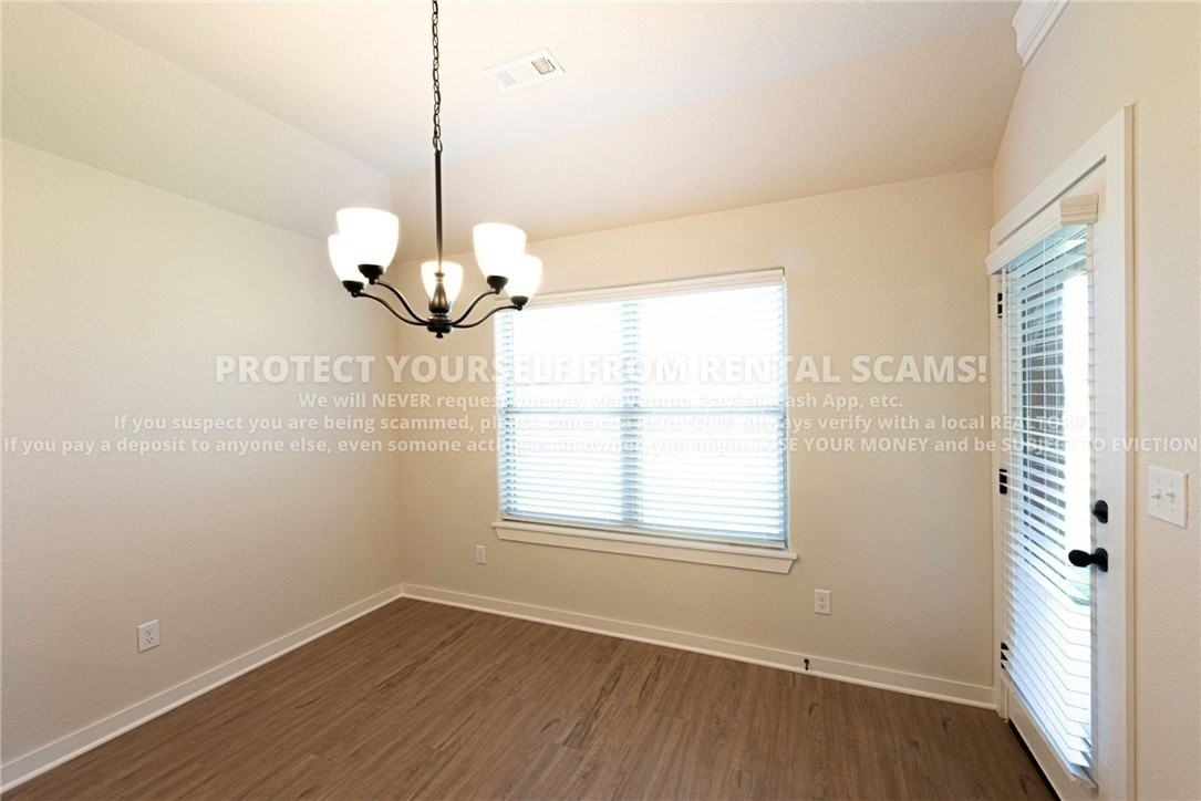 520 Aster St - Photo 6 of 15