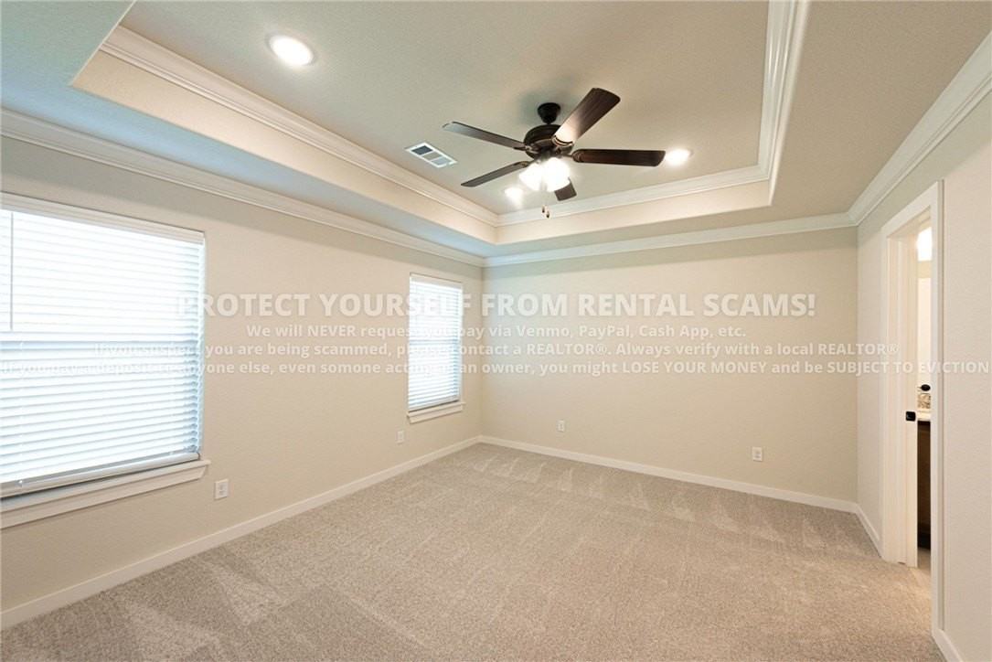 520 Aster St - Photo 7 of 15