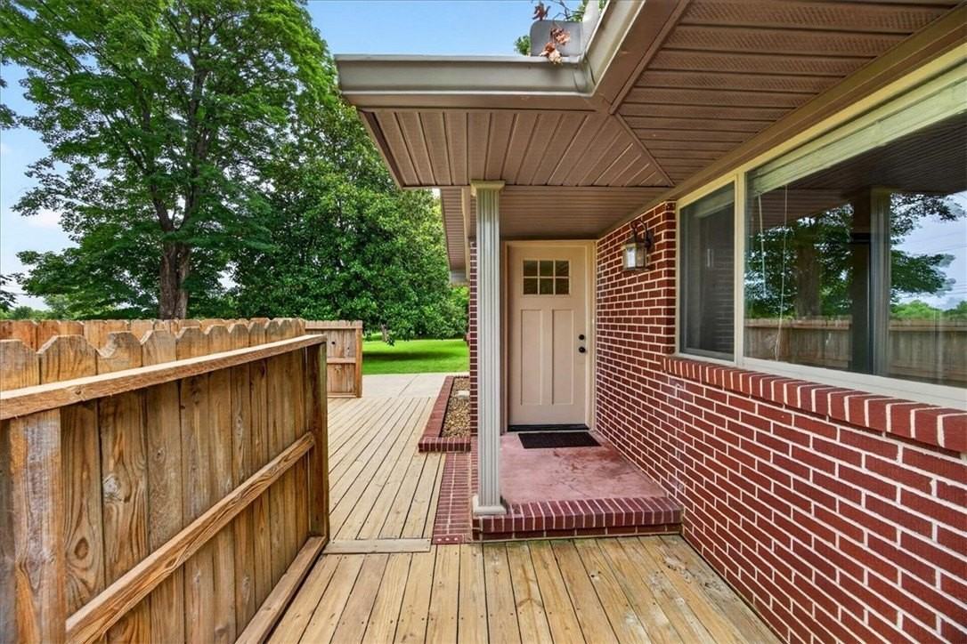 3252 N Old Wire Rd - Photo 2 of 20