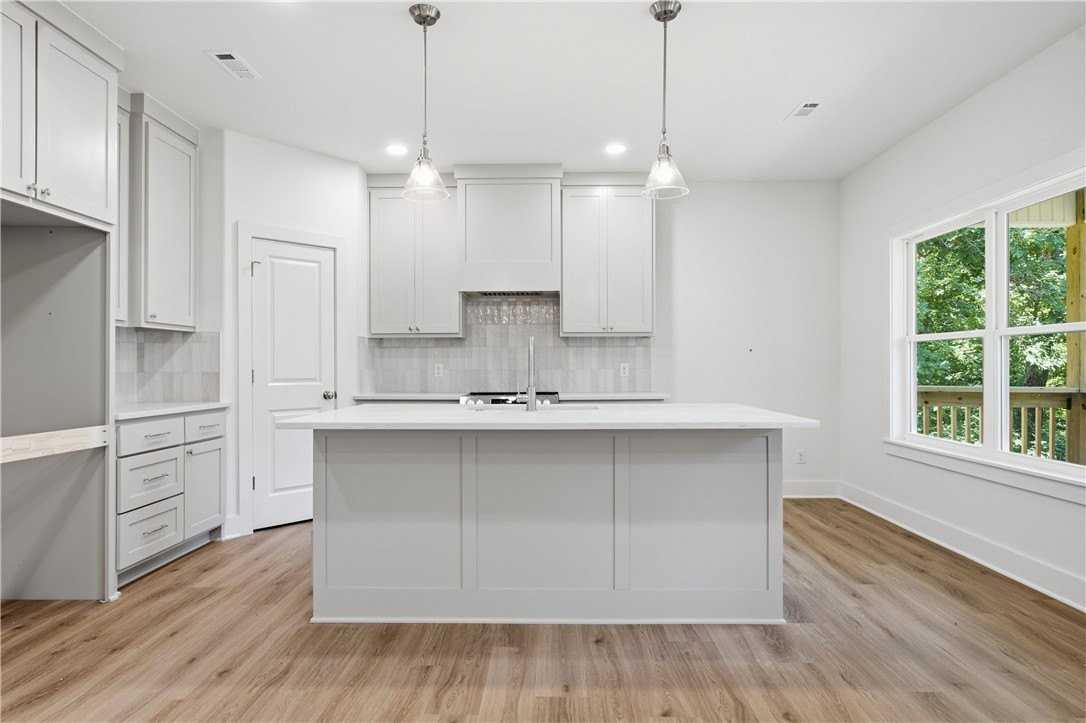 13 Salisbury Dr - Photo 4 of 25