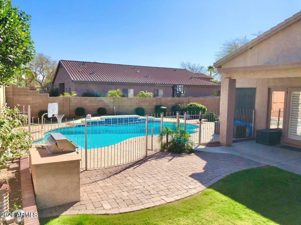 345 N Date Palm Dr - Photo 4 of 25