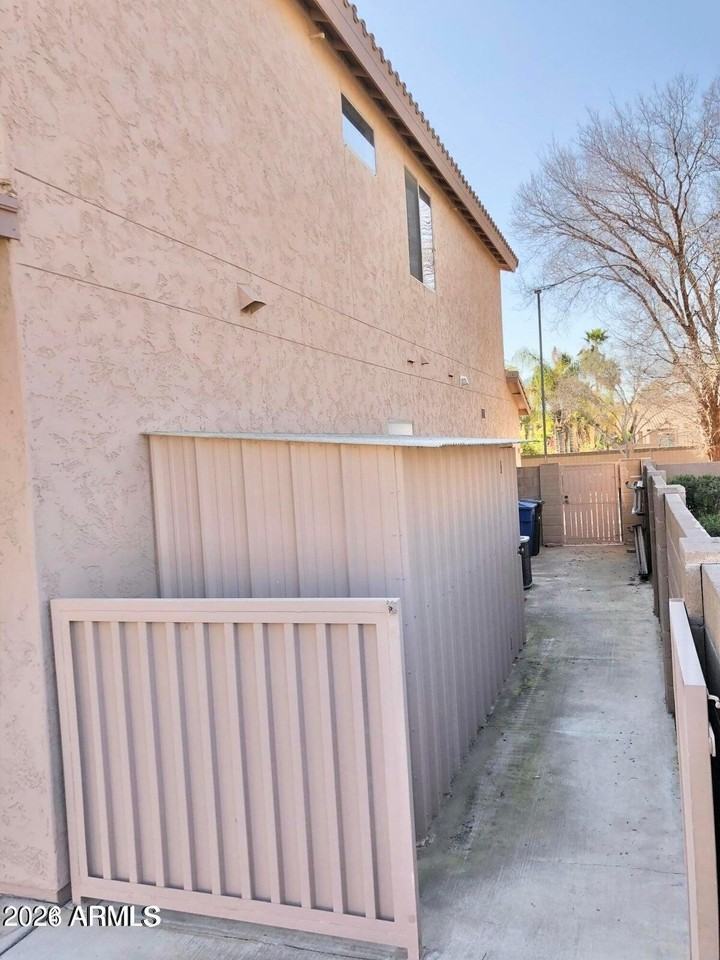 345 N Date Palm Dr - Photo 7 of 25