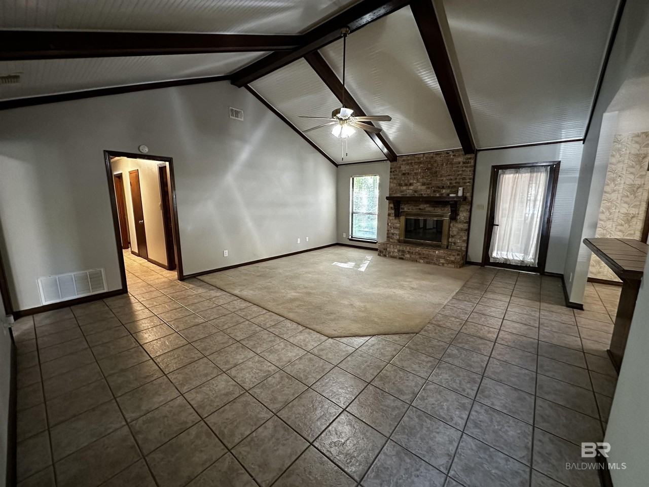 106 Lively Cir - Photo 2 of 25