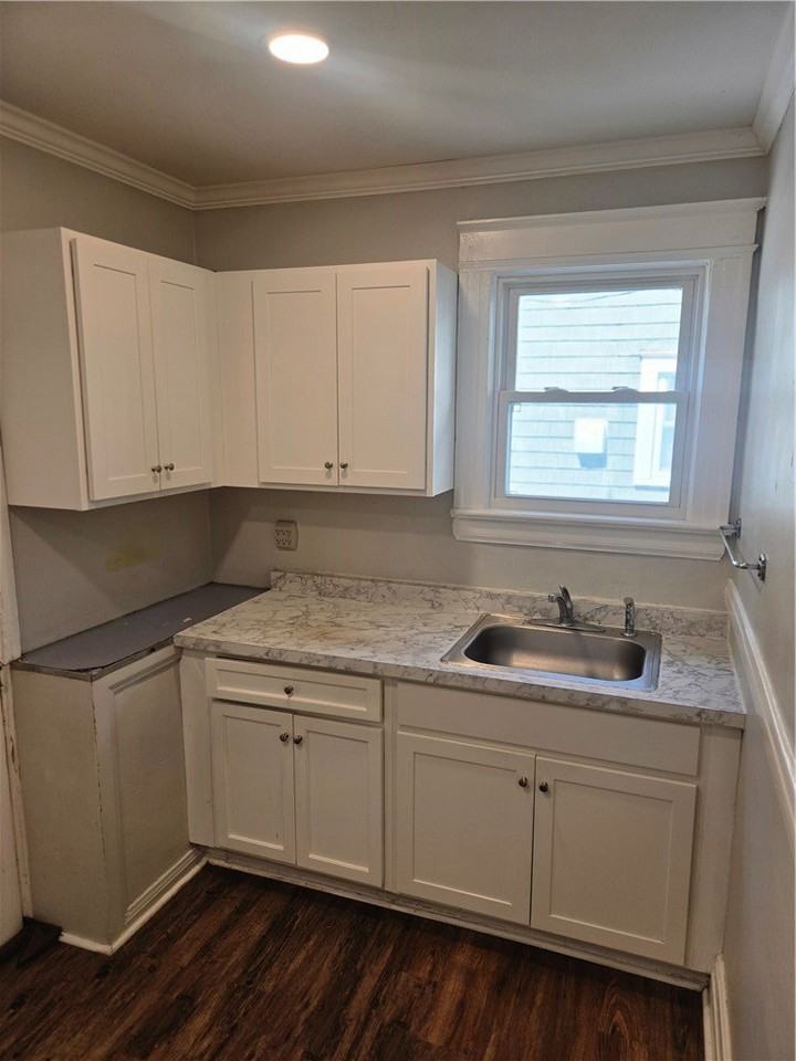 103 Laburnam Cres #103 - Photo 4 of 19