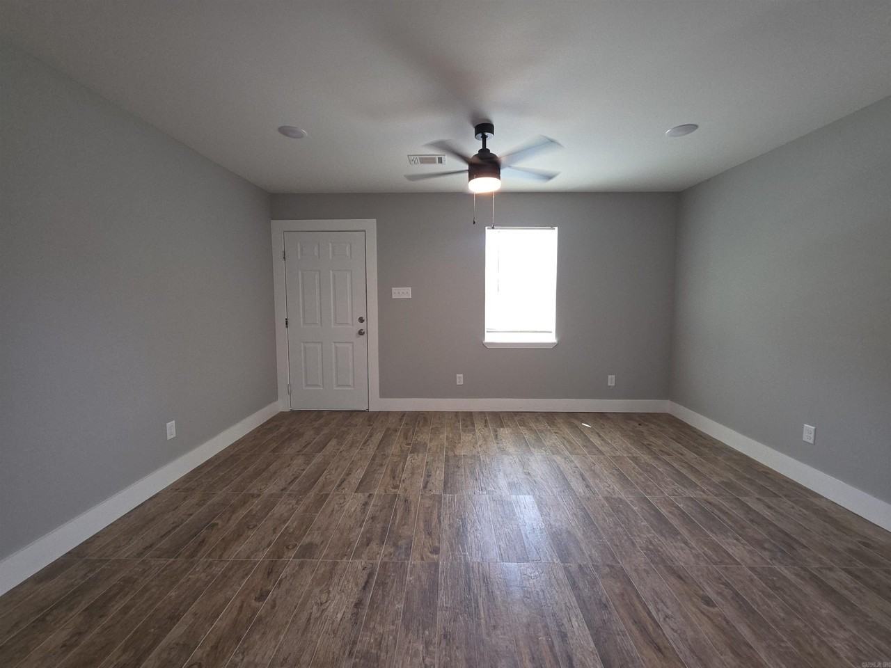 1215 Dennison St - Photo 4 of 16