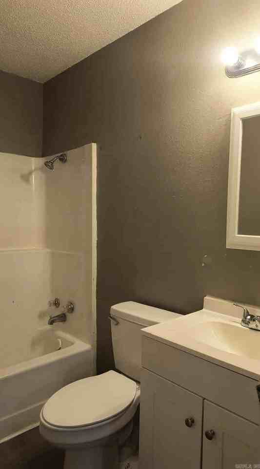 301 W 11th Ave #5 - Photo 5 of 7