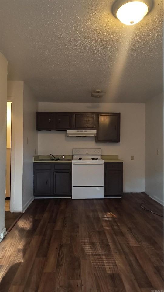 2100 Sidney St #5C - Photo 2 of 6