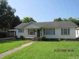 featured image of 2113 Duncan St