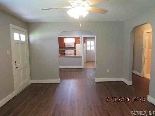 2113 Duncan St - Photo 3 of 14