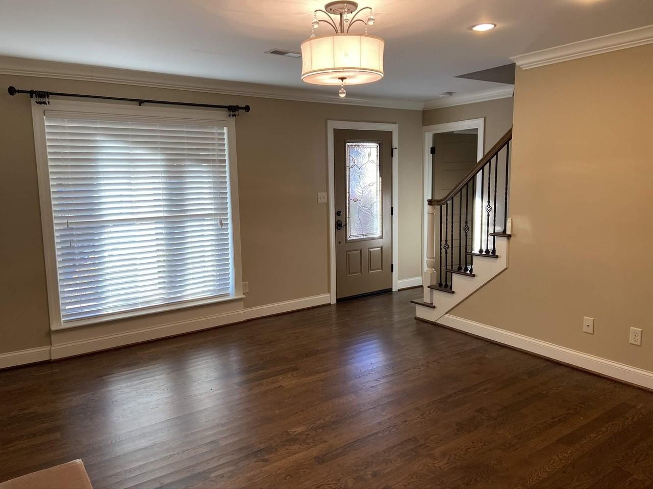 909 Avon Pl - Photo 2 of 17