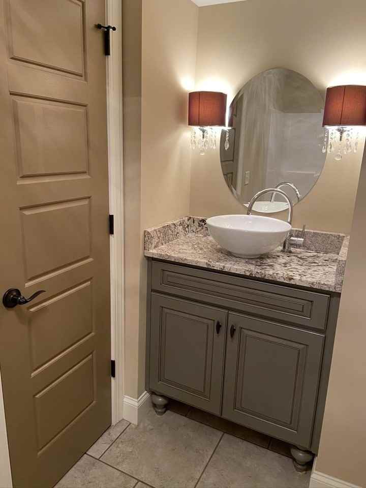 909 Avon Pl - Photo 3 of 17