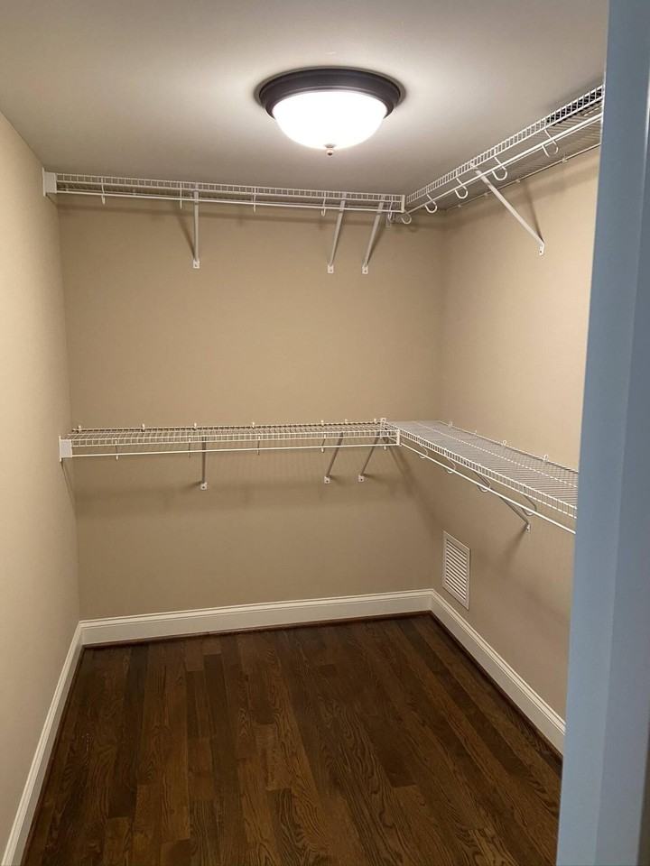 909 Avon Pl - Photo 4 of 17