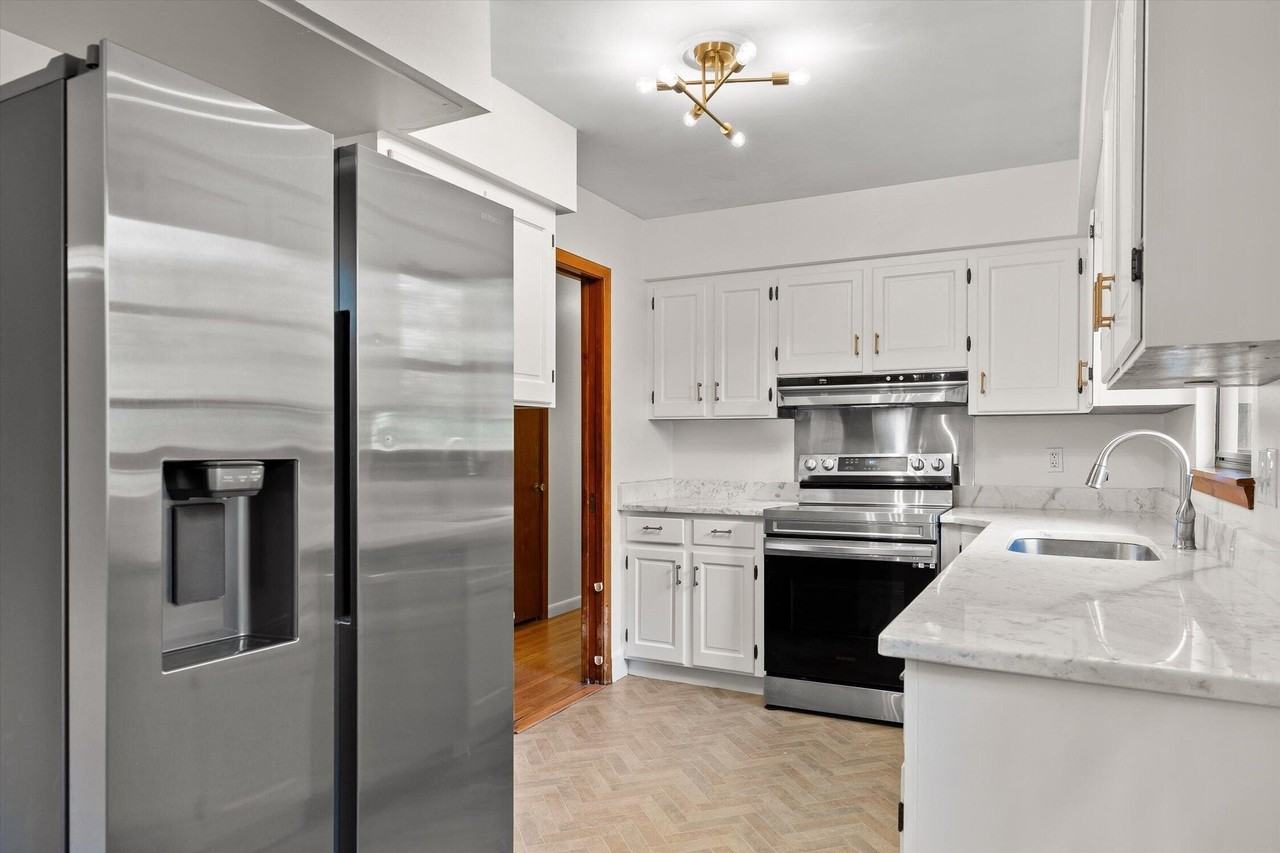 517 Randall St - Photo 7 of 25