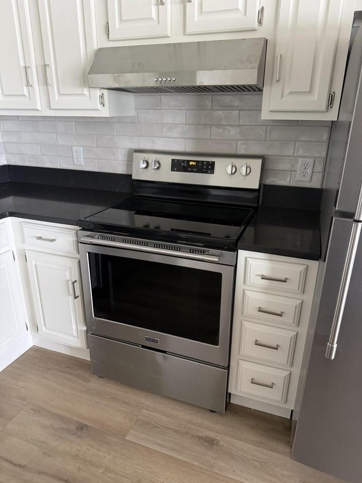 4336 Lakeshore Ln #102 - Photo 6 of 26