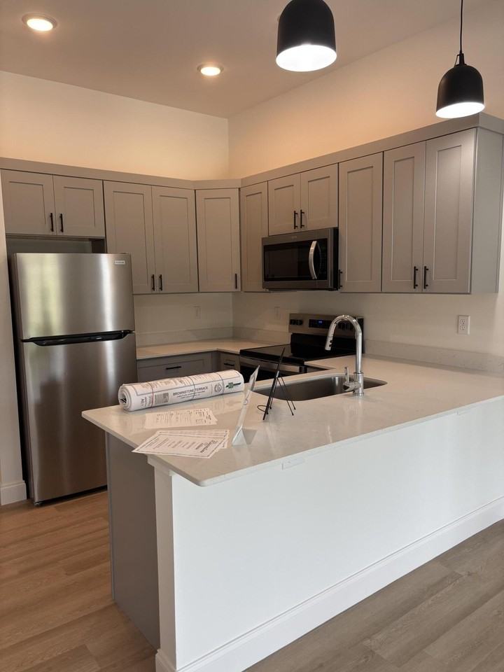 10 Gallery Terrace - Photo 5 of 12