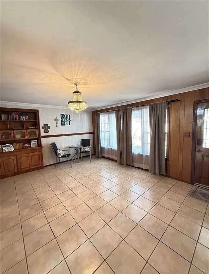 1603 Pena St - Photo 3 of 15
