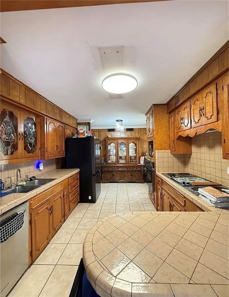 1603 Pena St - Photo 7 of 15