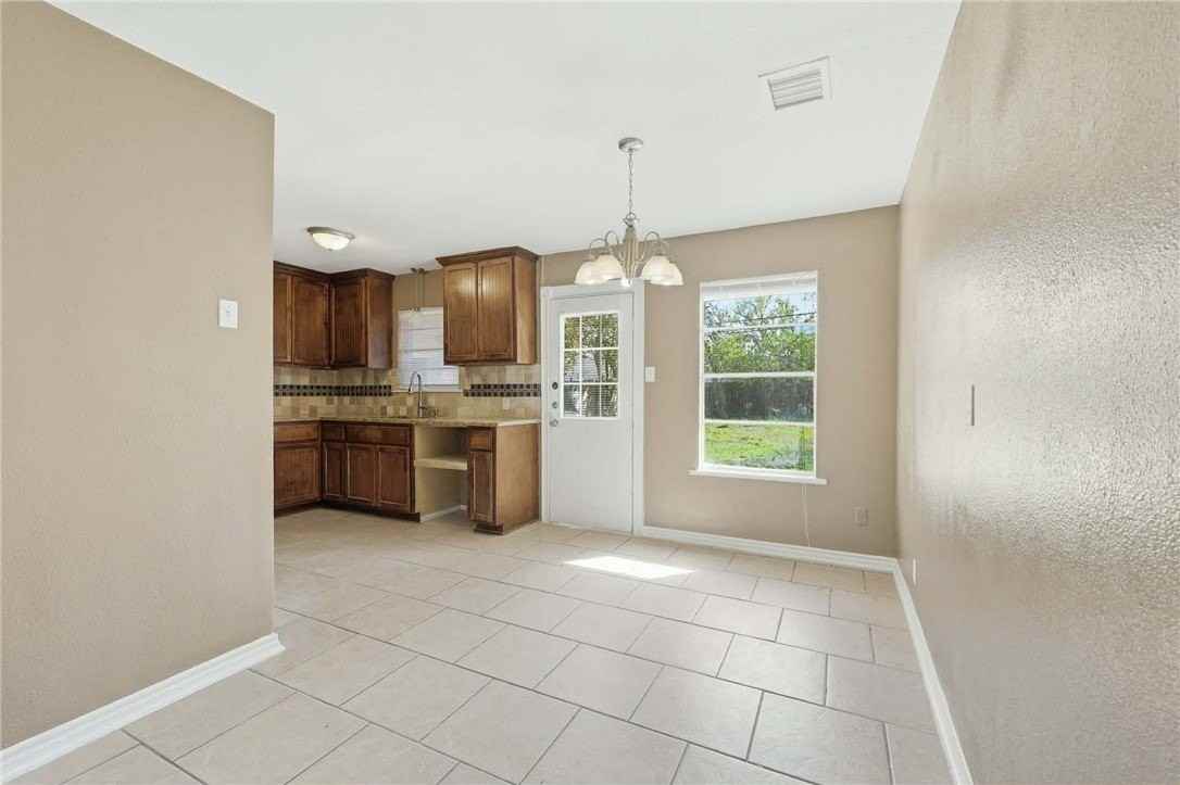1110 Shephard Dr - Photo 4 of 14