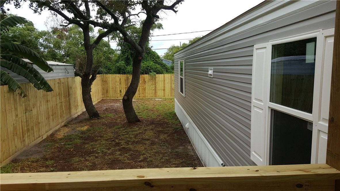 810 Mcdonald St - Photo 5 of 28