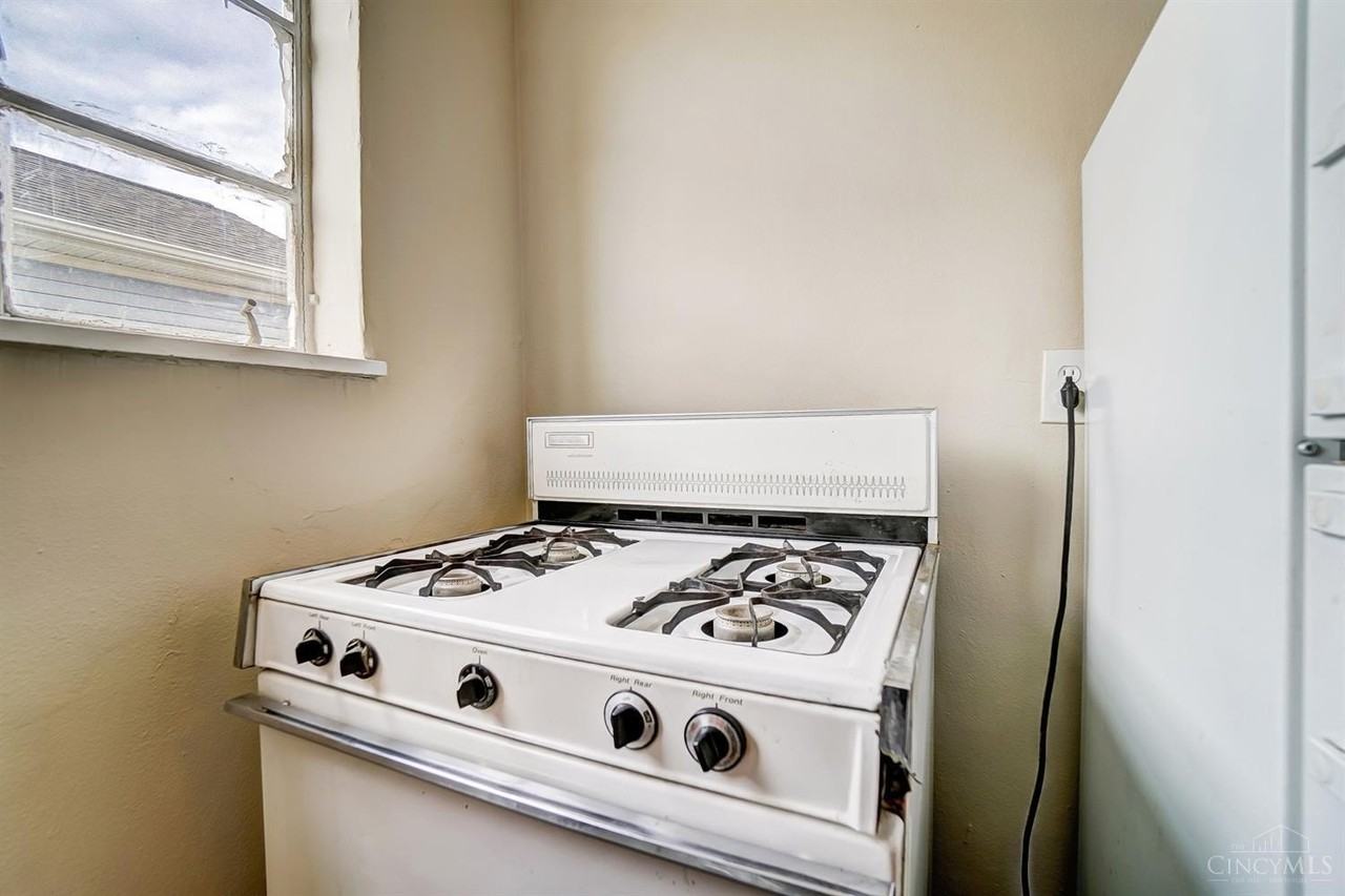 631 Mulberry St #2 - Photo 7 of 22