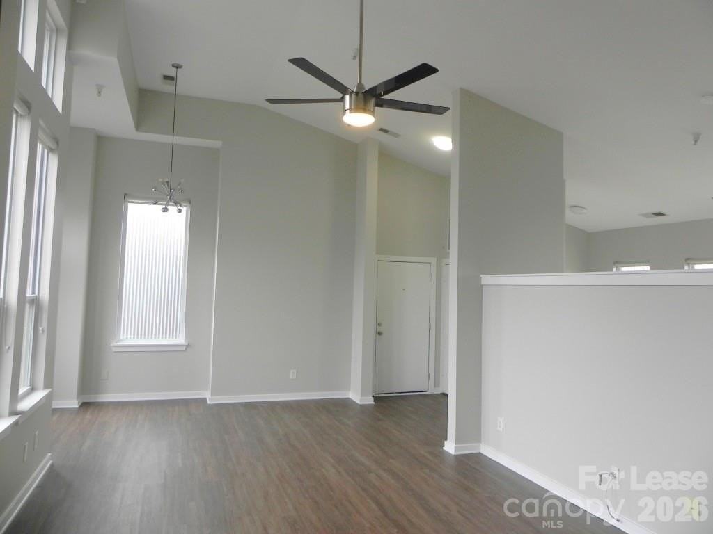 1220 N Caldwell St - Photo 2 of 18