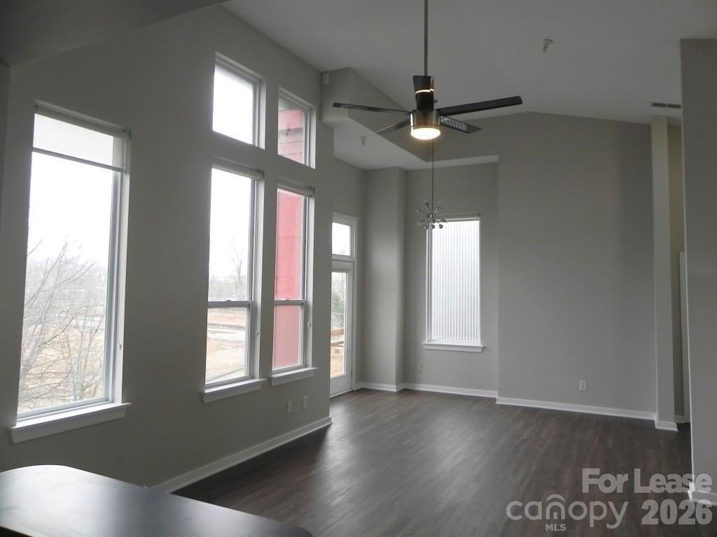 1220 N Caldwell St - Photo 3 of 18