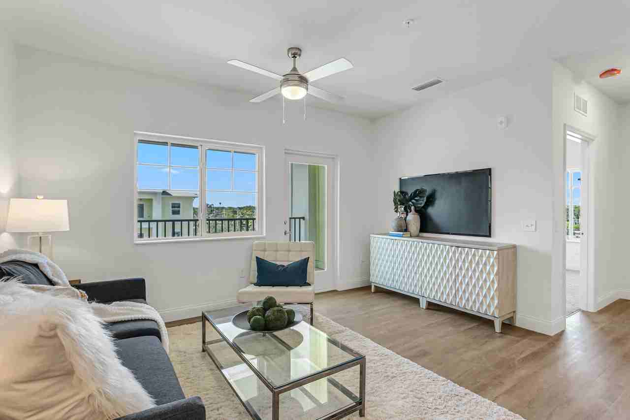 1040 Clearwater Largo Road NorthApt 203 #1040-203 - Photo 6 of 15