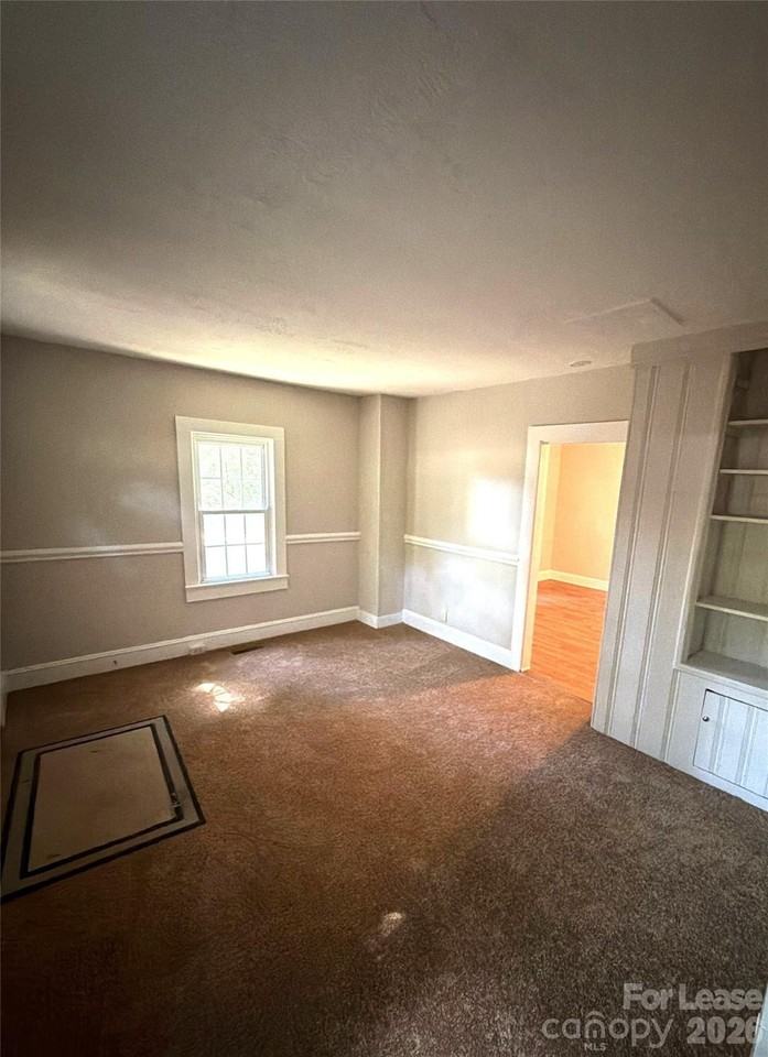 3516 Eastway Dr - Photo 3 of 13
