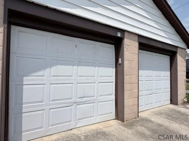 541 Ash St - Photo 2 of 32