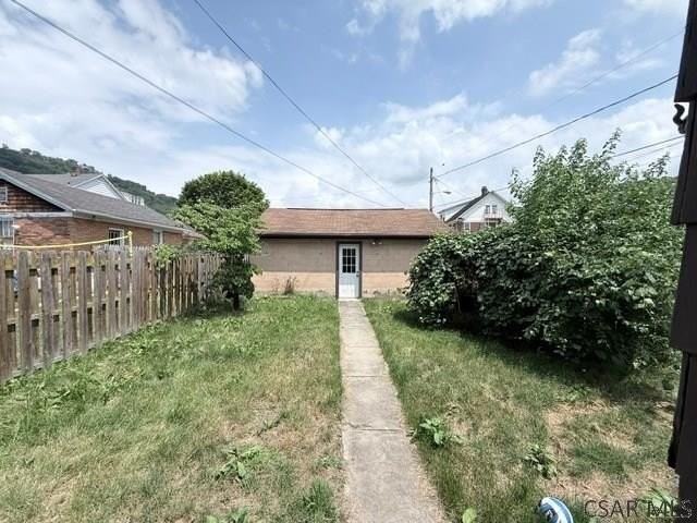 541 Ash St - Photo 4 of 32