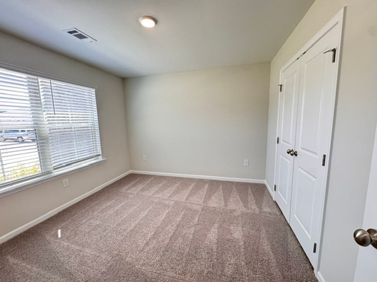 28 Coolidge Dr - Photo 3 of 24