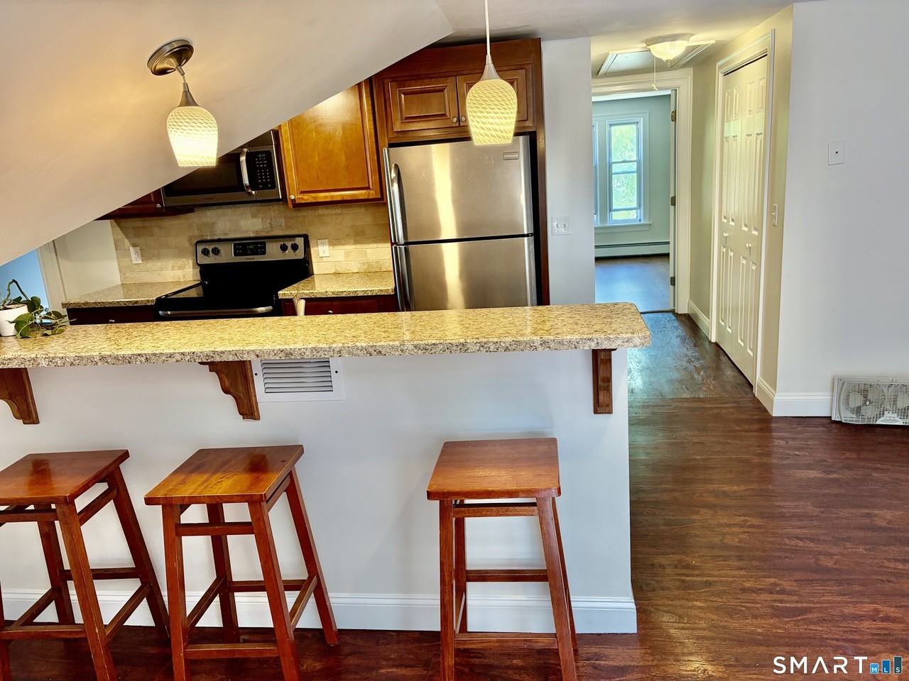 3739 Hillside Ave - Photo 2 of 9
