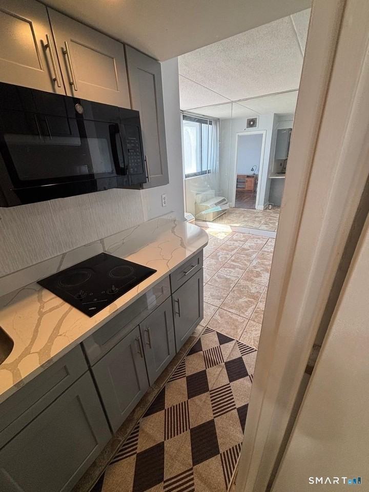 60 Strawberry Hill Ave #415 - Photo 2 of 7