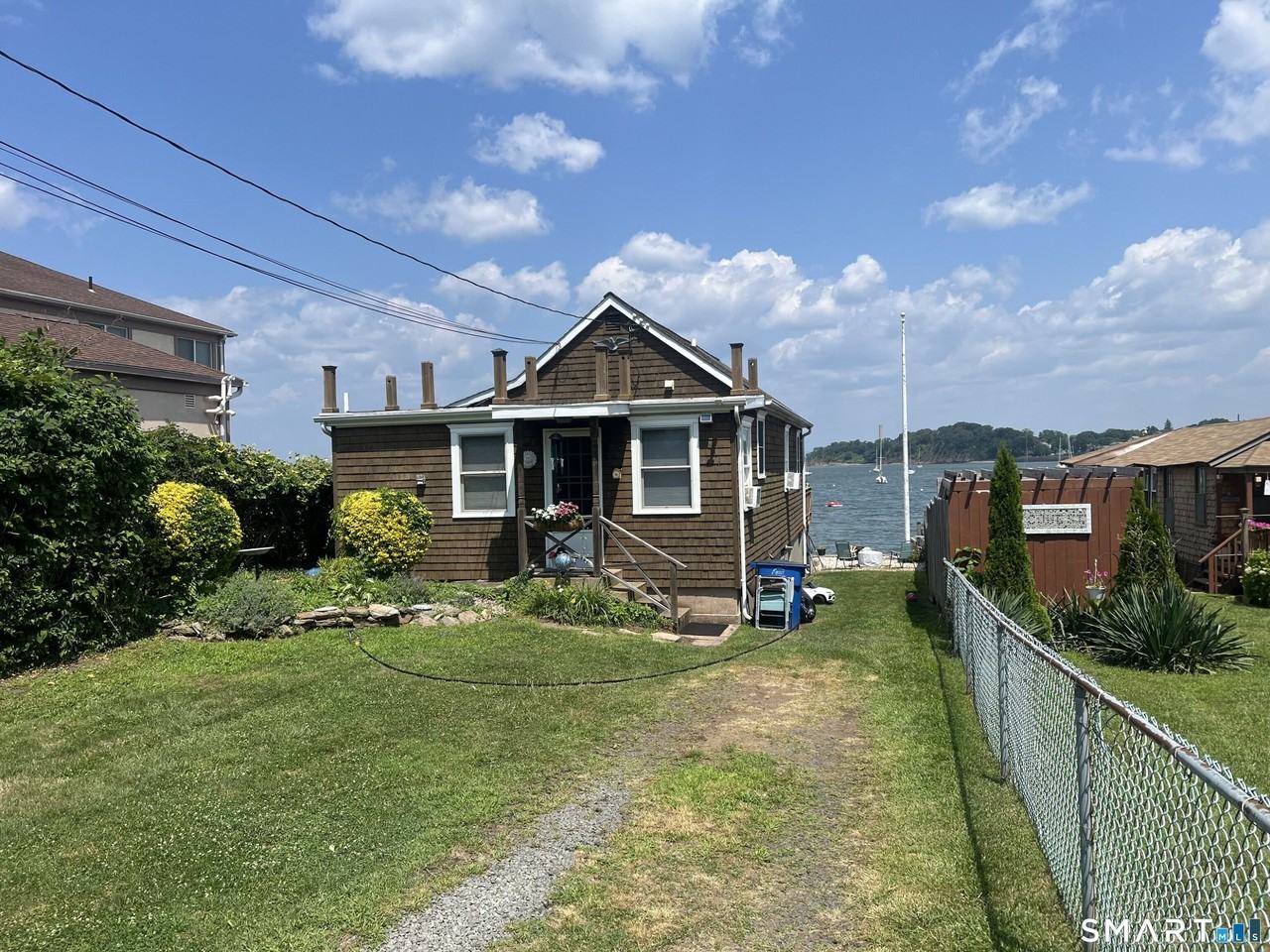 130 Cove St - Photo 3 of 18