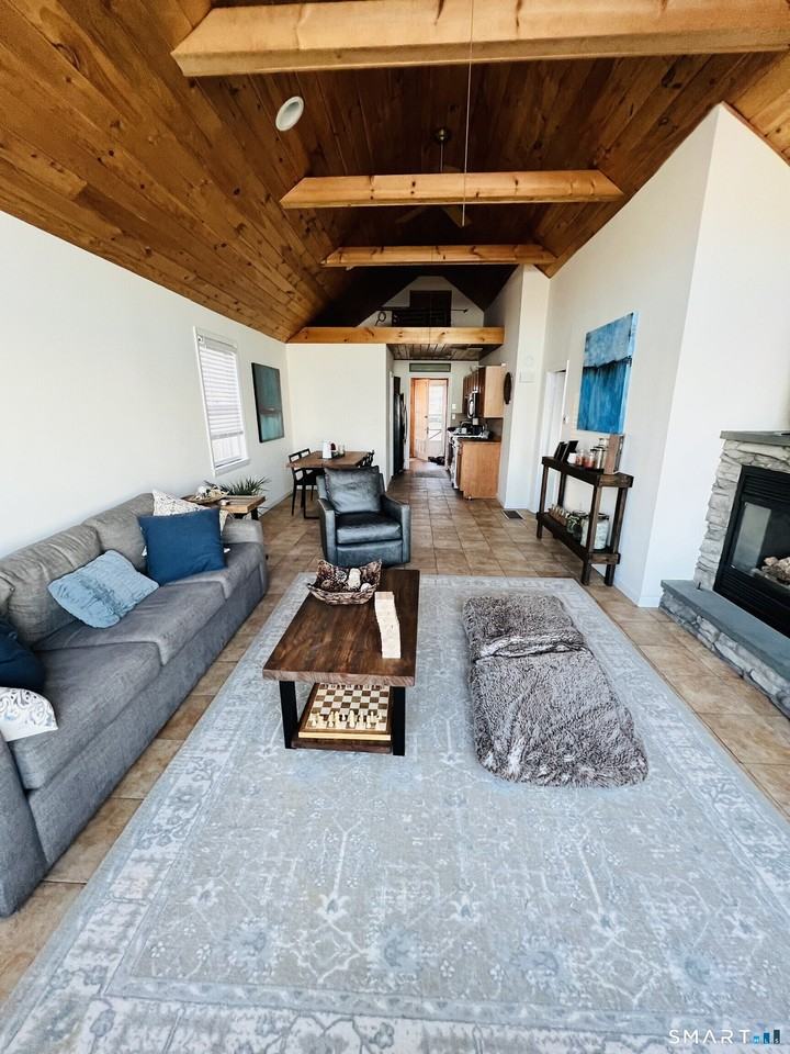 130 Cove St - Photo 5 of 18