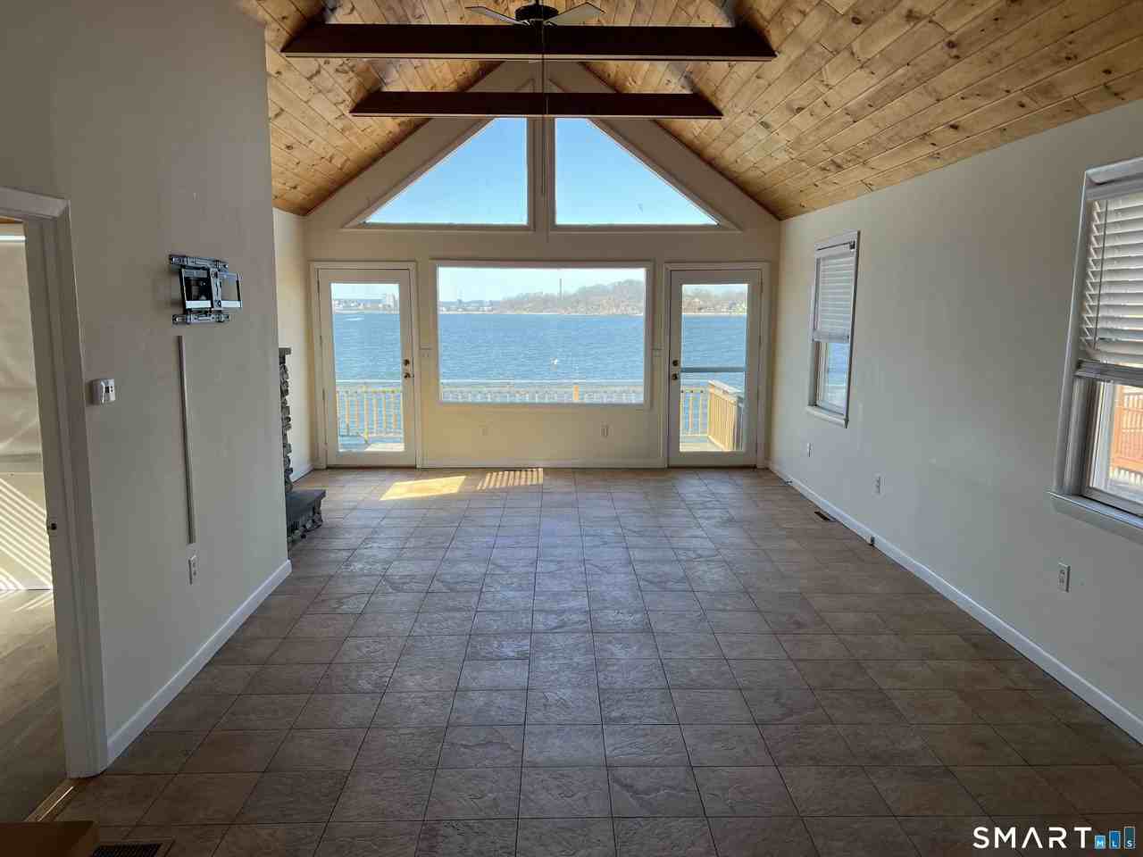 130 Cove St - Photo 6 of 18