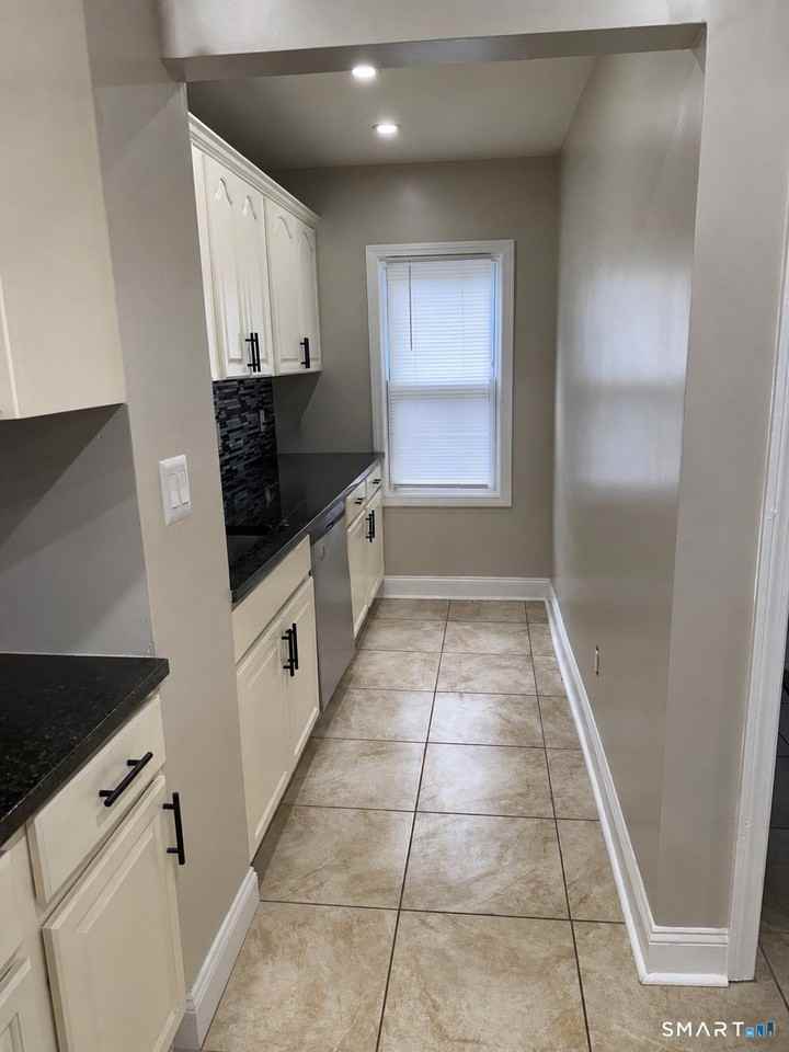 1440 N Main St - Photo 2 of 12
