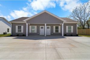 featured image of 1004 Oak St #A