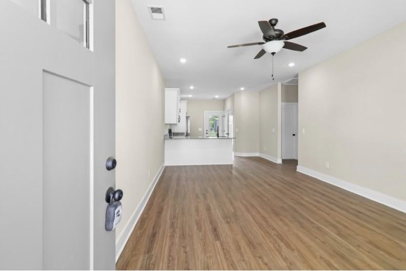1004 Oak St #A - Photo 2 of 15