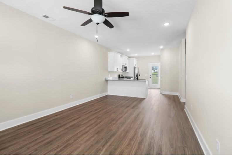 1004 Oak St #A - Photo 3 of 15