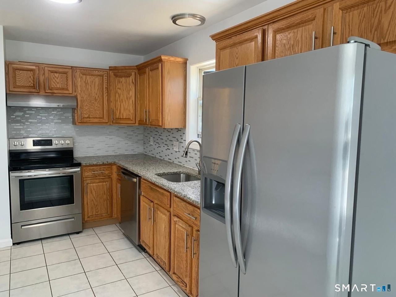 175 Harding Ave - Photo 4 of 28
