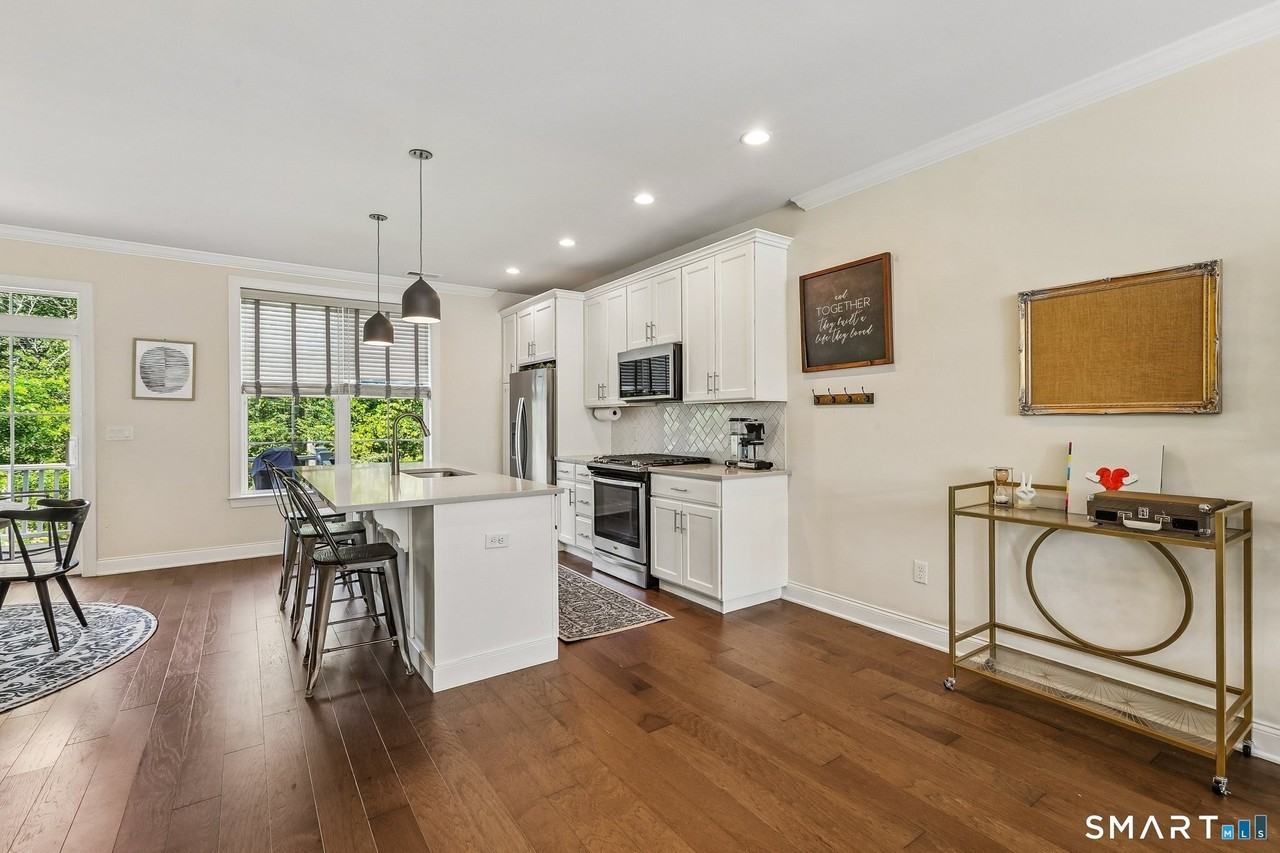 21 Brentwood Cir #21 - Photo 6 of 35