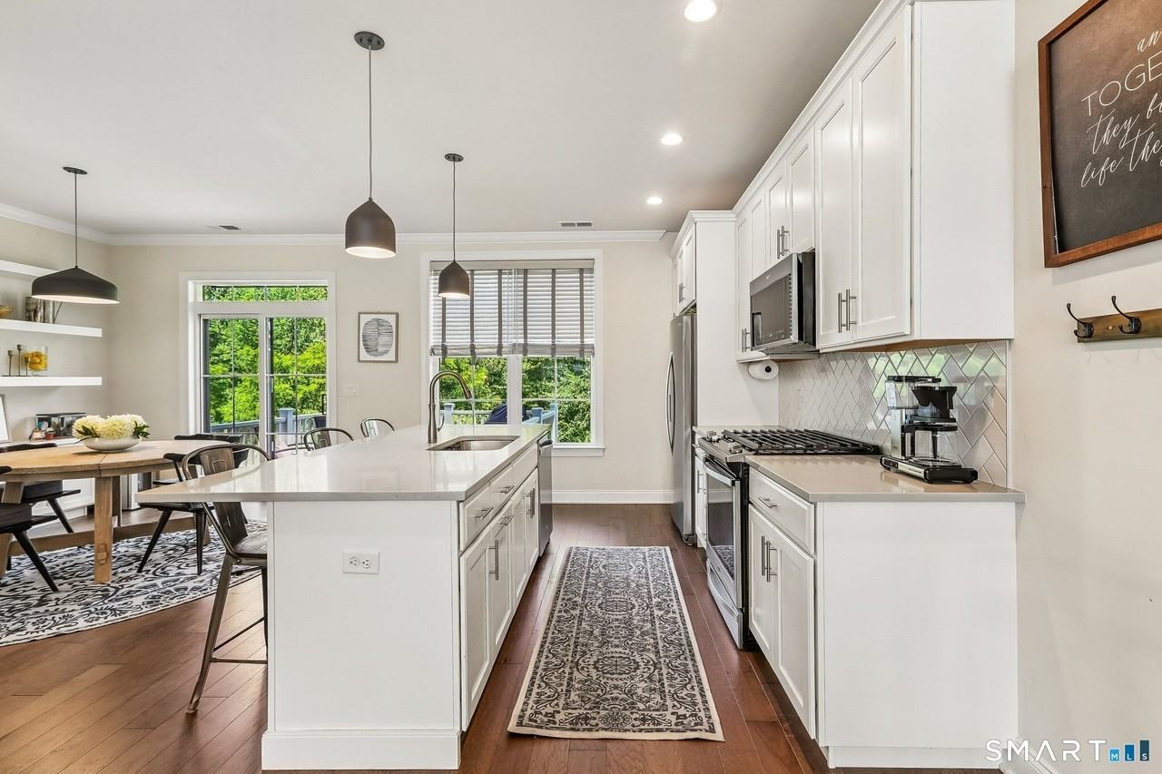 21 Brentwood Cir #21 - Photo 7 of 35