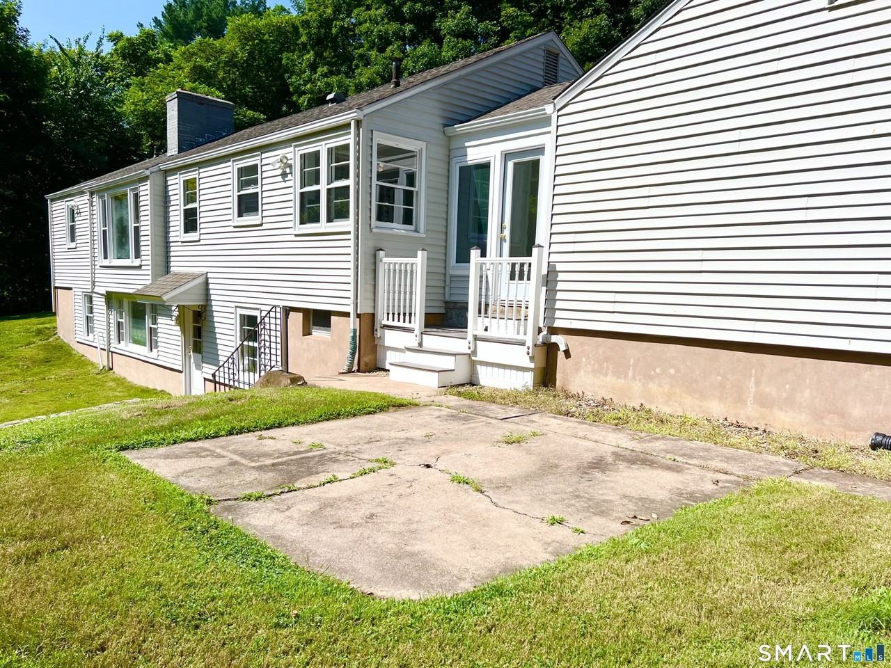 1360 Main St - Photo 4 of 38