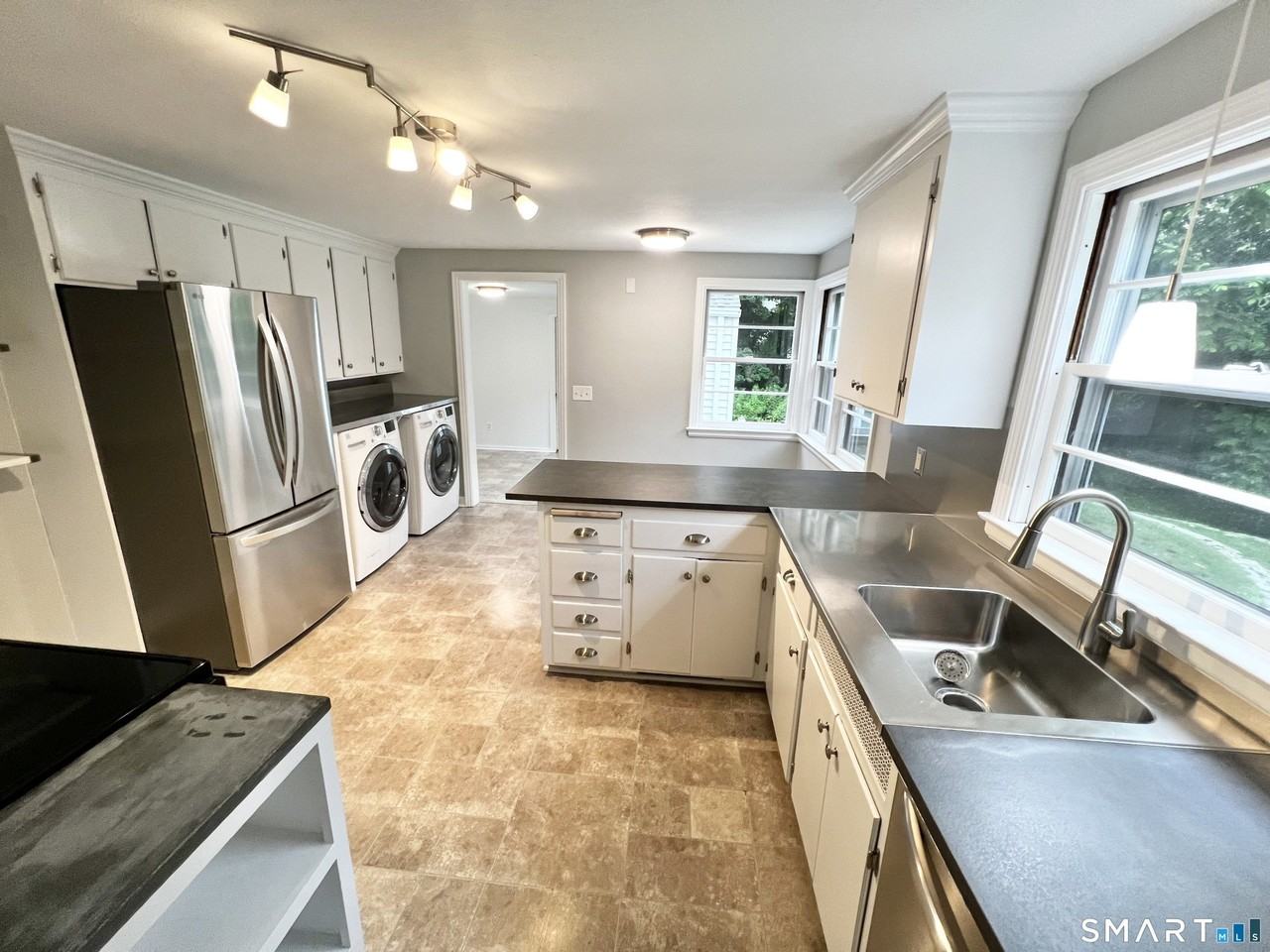 1360 Main St - Photo 6 of 38