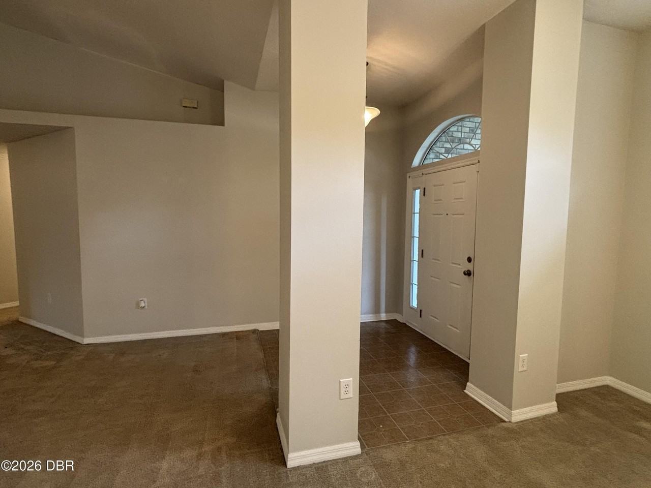 35 Rae Dr - Photo 3 of 41