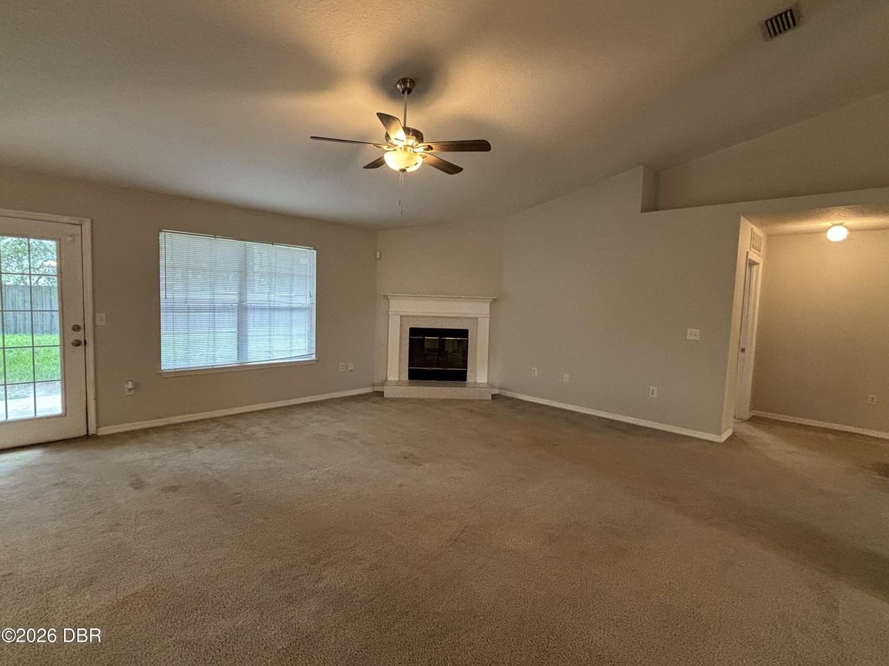 35 Rae Dr - Photo 5 of 41