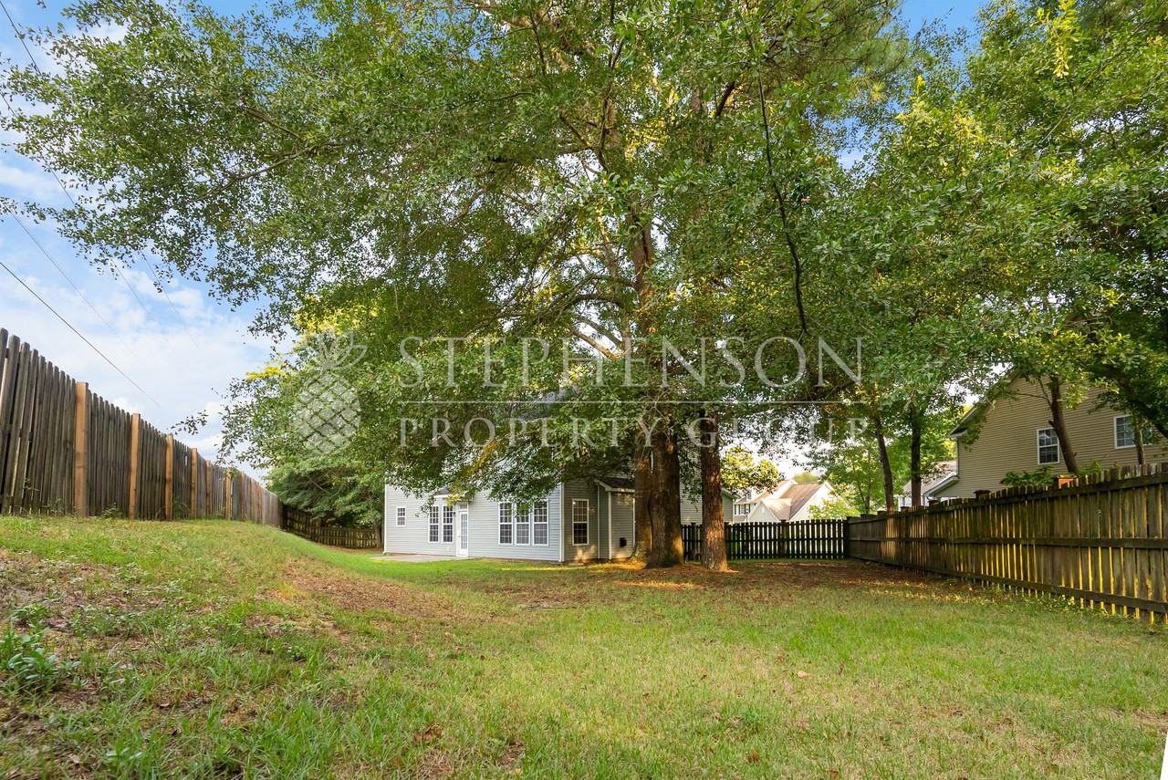 405 Abbeydale Way #1 - Photo 4 of 33